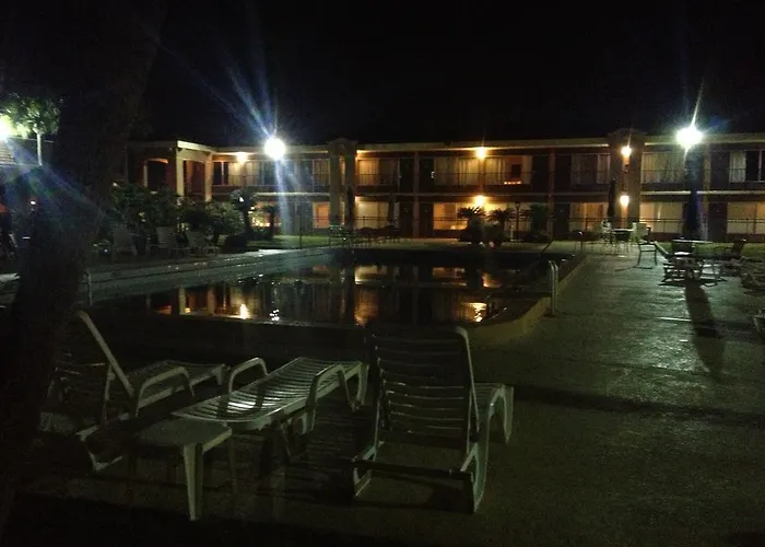 Monroe'S On The Lake Hotel & Banquet Hall Sanford